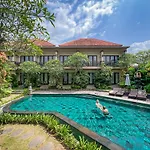 The Mudru Resort By Pramana Villas